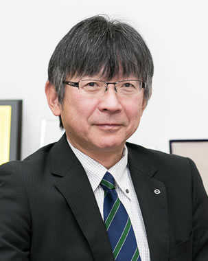 秦 洋二