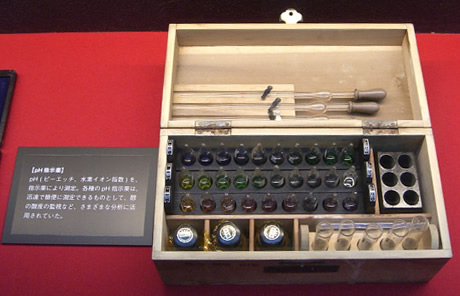 昭和初期に研究所で用いられた実験器具