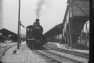 JR桃山駅